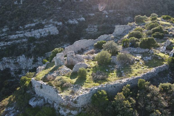 Arheološko iskopavanje i konzervacija utvrde Galešnik (Hvar)